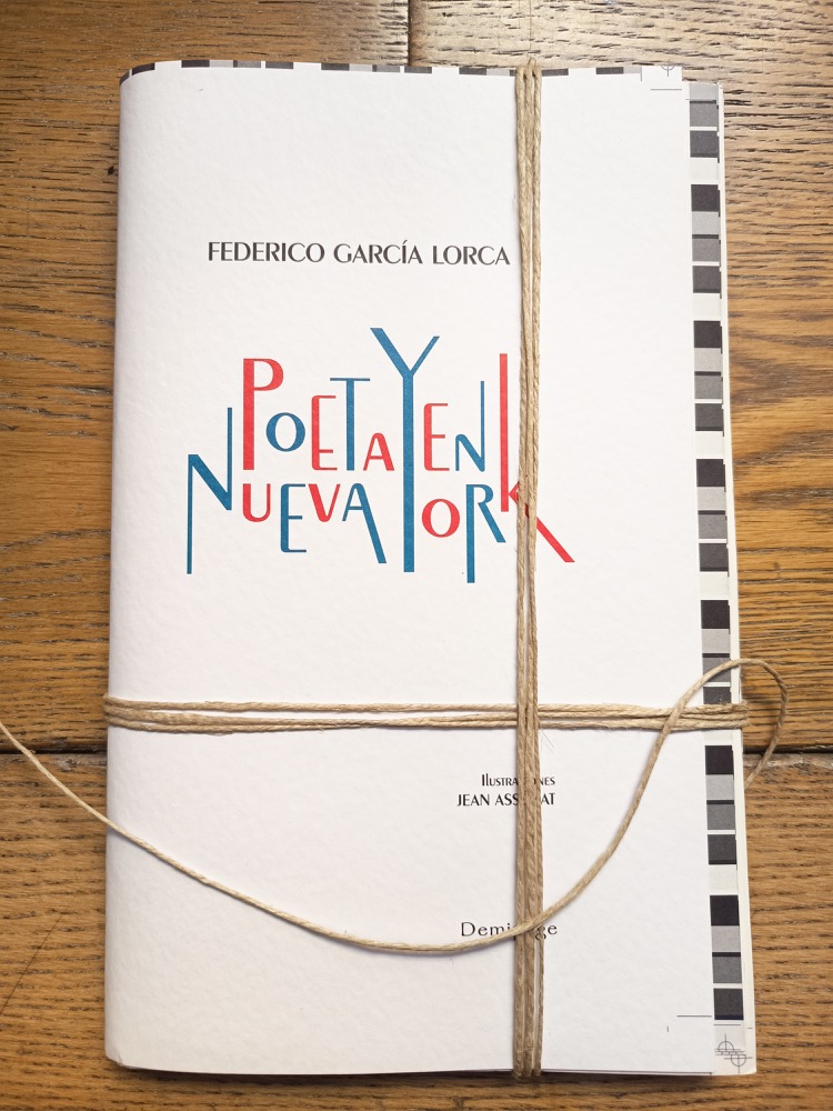 Poeta en Nueva York, edición Vintage, fotografiada sobre una mesa